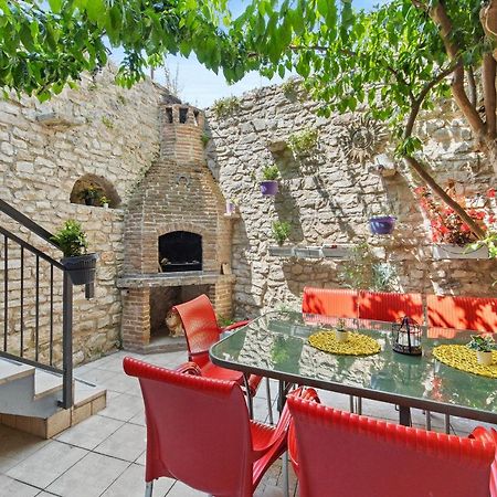 Pula Hostel Екстериор снимка