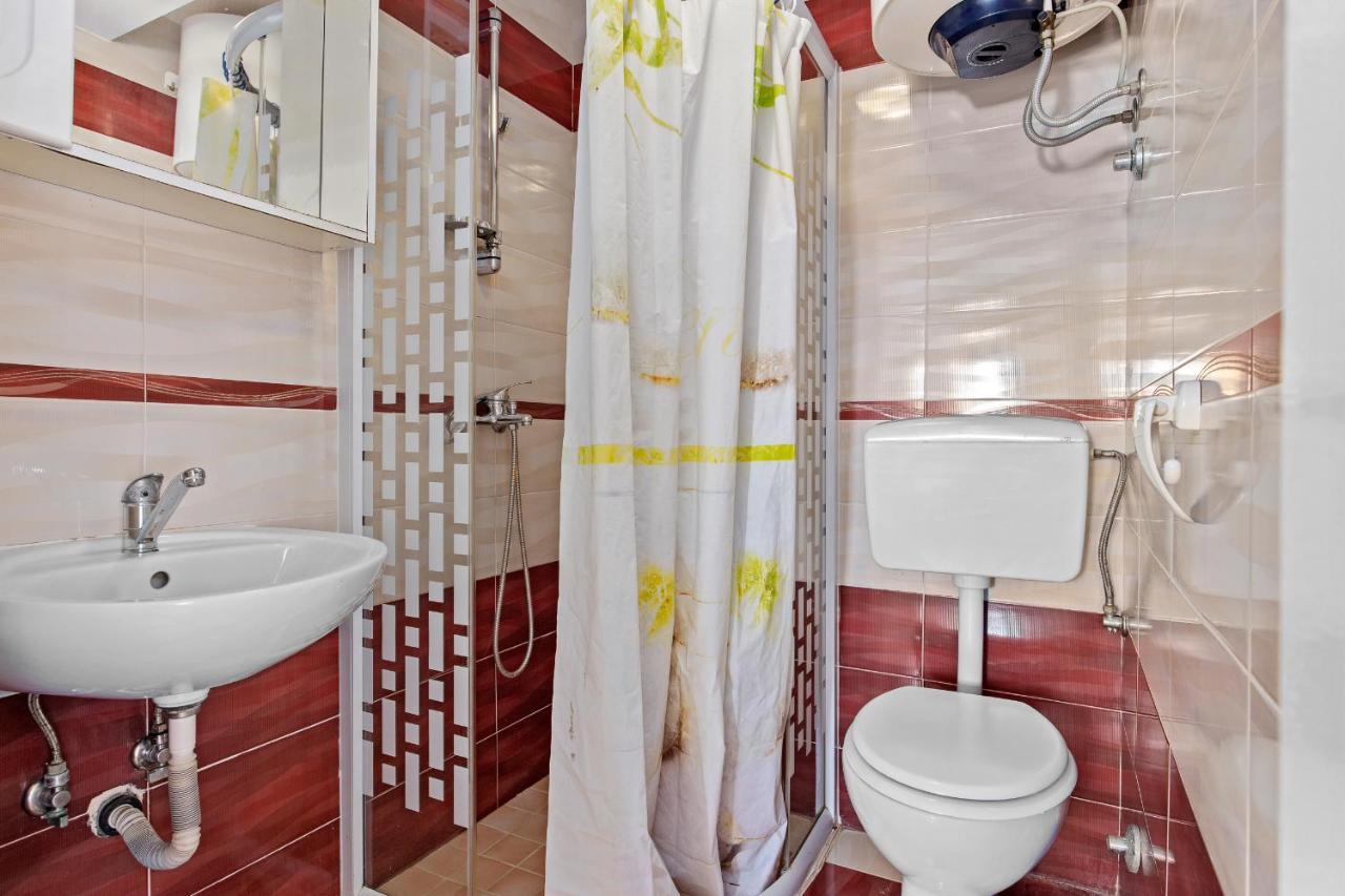 Pula Hostel Екстериор снимка