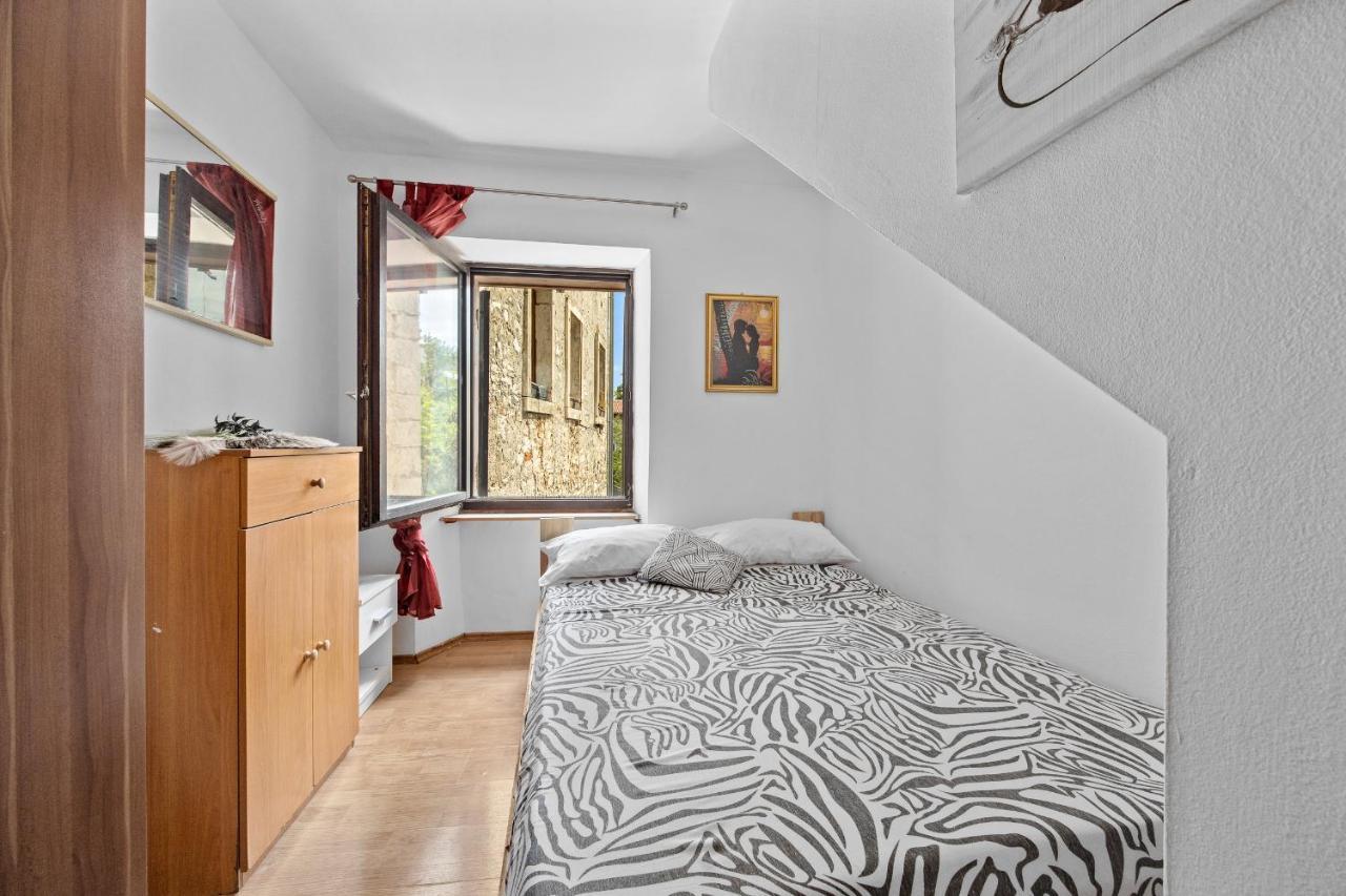Pula Hostel Екстериор снимка